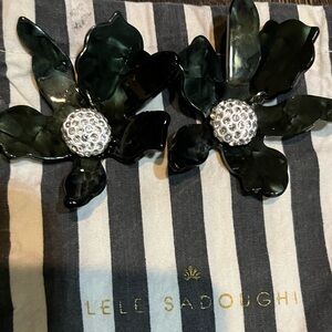 Lele Sadoughi Lilly flower earrings